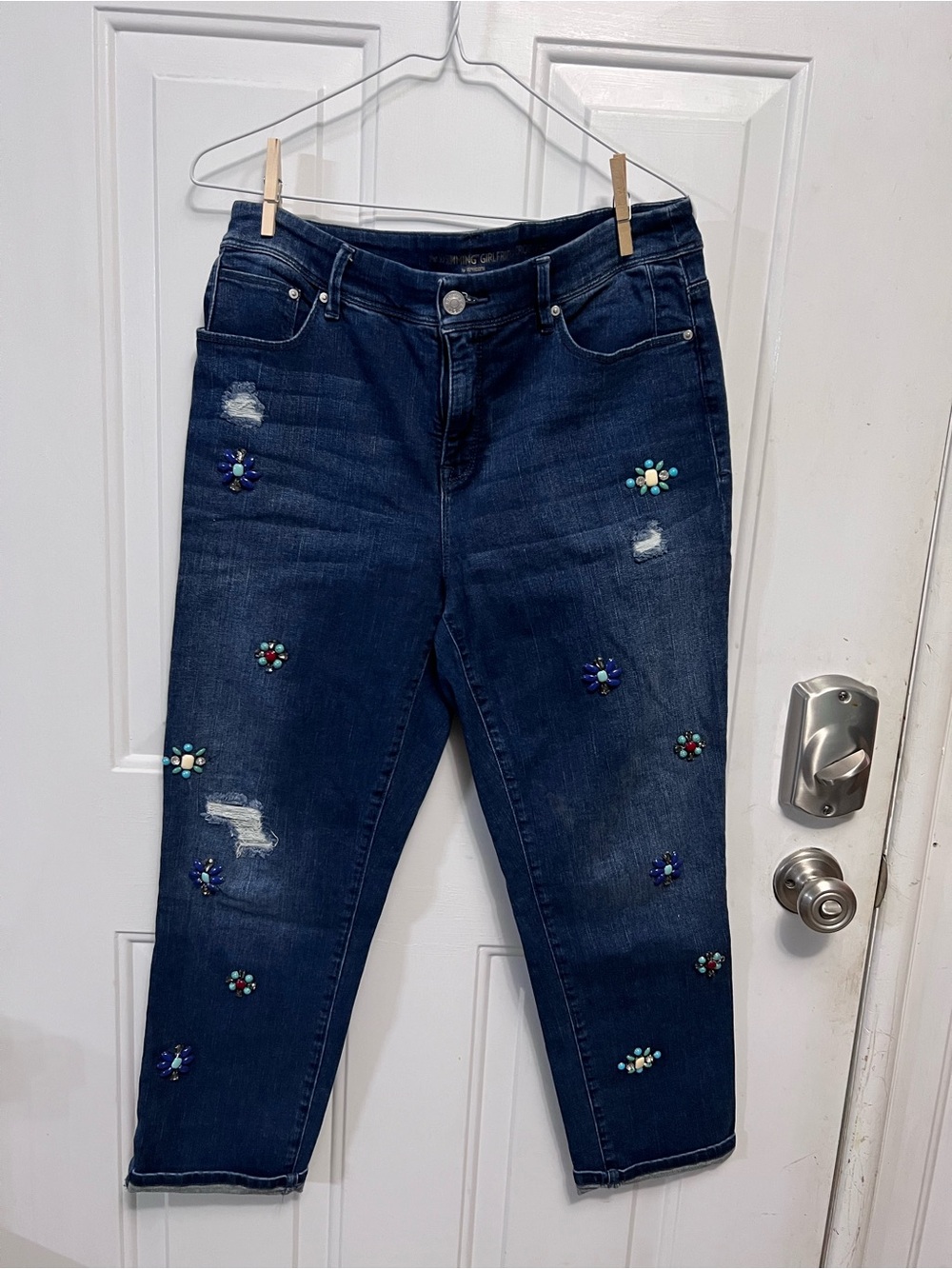 Chico’s So Slimming Girlfriend Crop Jeans Sz 10 1.5 Embellished Distressed